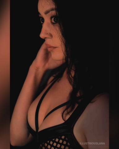 IllustriousLana photo 4