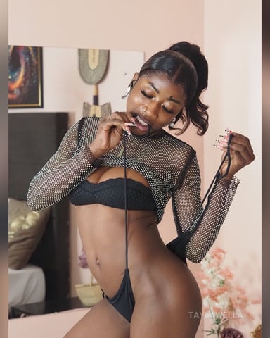 TaylaWella photo