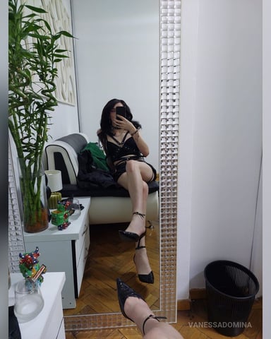 VanessaDomina foto