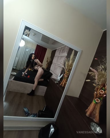 VanessaDomina foto