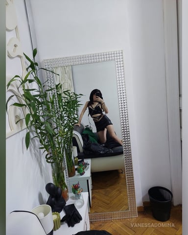 VanessaDomina foto