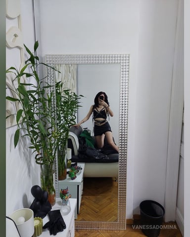 VanessaDomina foto
