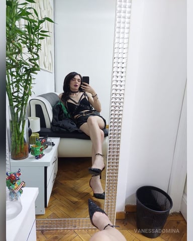VanessaDomina foto