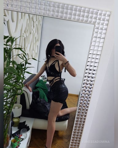 VanessaDomina foto