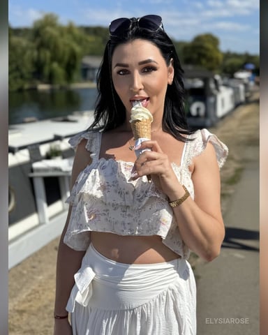 ElysiaRose photo