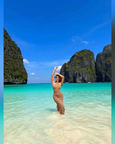 ArianaRoux foto