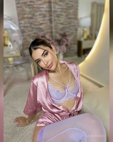 ArianaRoux foto