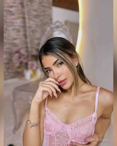 ArianaRoux foto