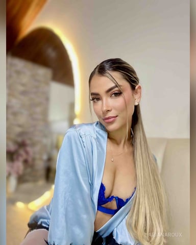 ArianaRoux foto