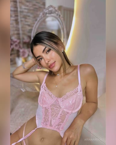 ArianaRoux foto