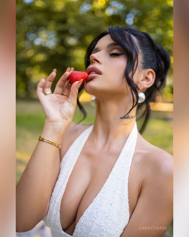 LaraCharm, fotografie