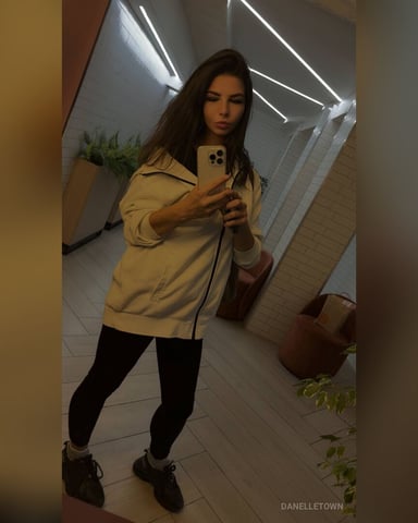 DanelleTown foto