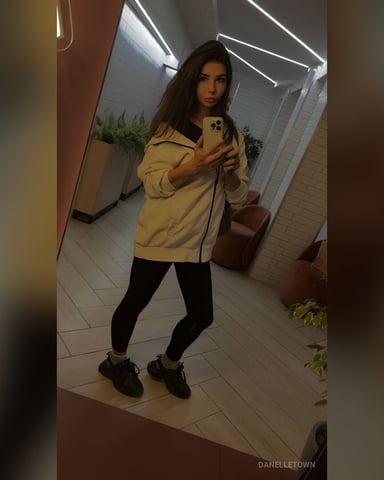 DanelleTown foto