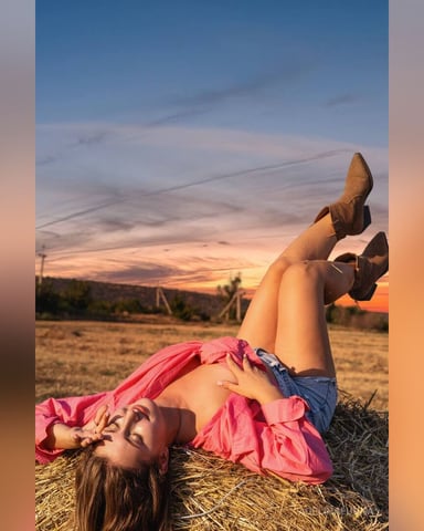AdelinaLuuna foto