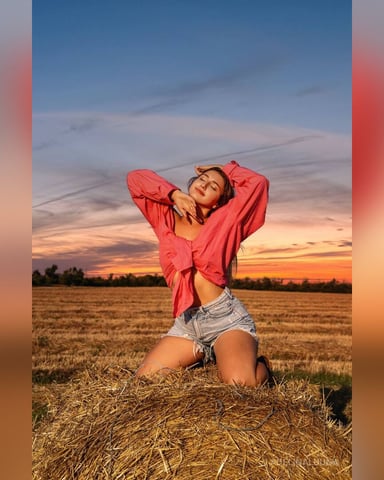 AdelinaLuuna foto
