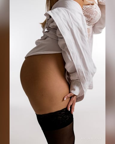 AdelinaLuuna foto