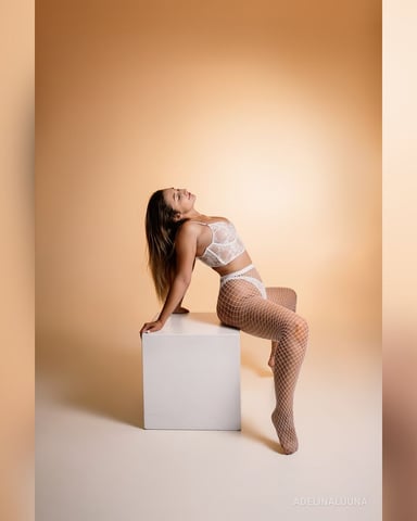 AdelinaLuuna foto