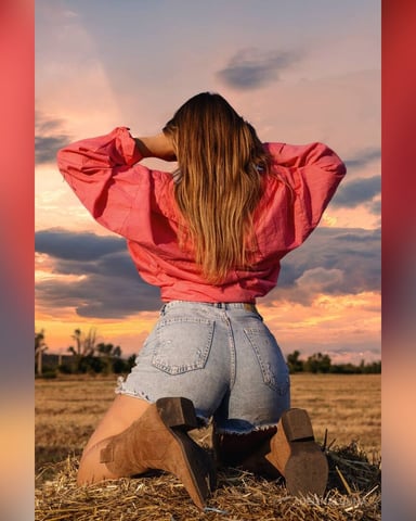 AdelinaLuuna foto
