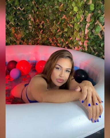 ArianaWayne foto