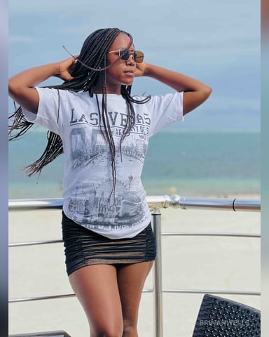 BrinahWells foto
