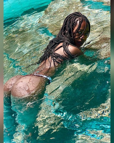 BrinahWells foto