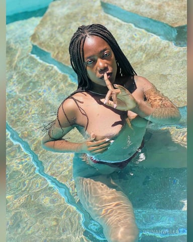 BrinahWells foto