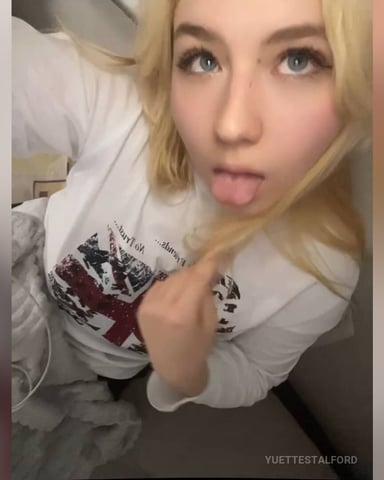 YuetteStalford photo