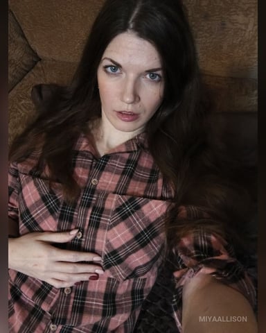 MiyaAllison foto