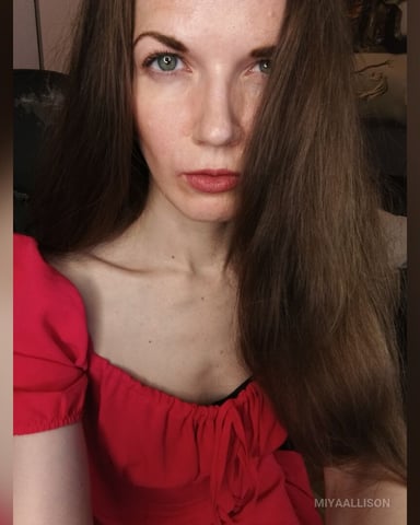 MiyaAllison foto