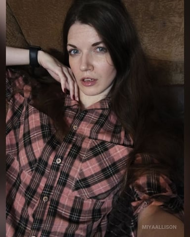 MiyaAllison foto