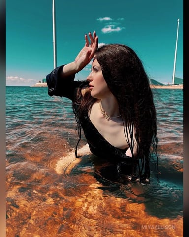 MiyaAllison foto