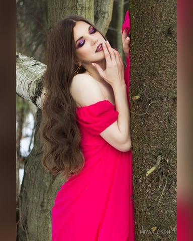 MiyaAllison foto