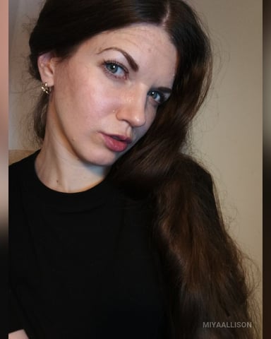 MiyaAllison foto