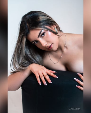IzaLadera photo