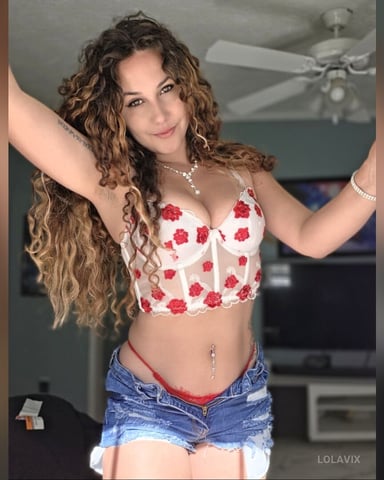 LolaVix photo
