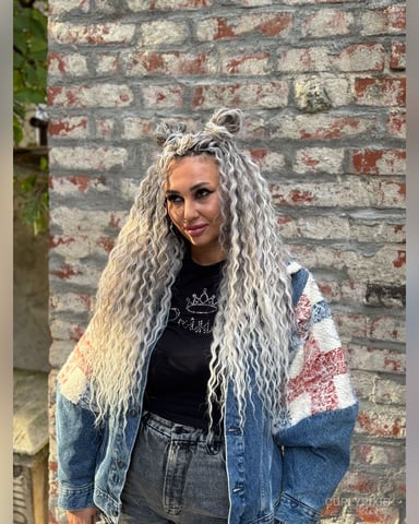 CurlyPixie Foto