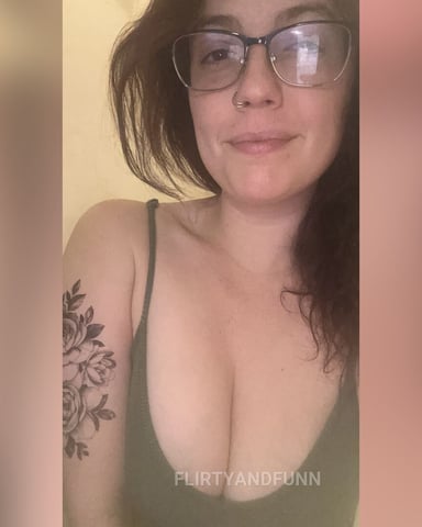 Flirtyandfunn photo