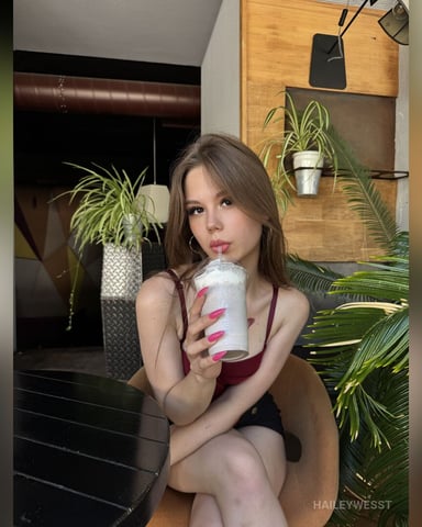 HaileyWesst foto