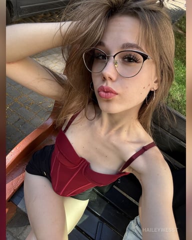 HaileyWesst foto