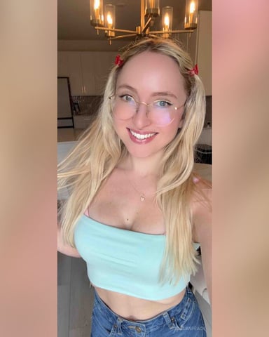 JordanPeach photo