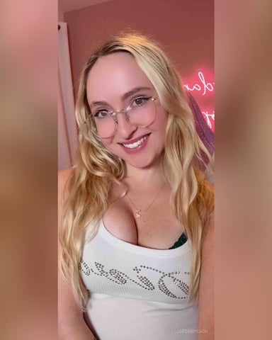 JordanPeach photo