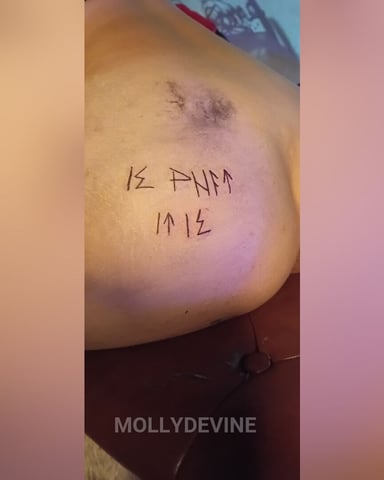 MollyDevine foto