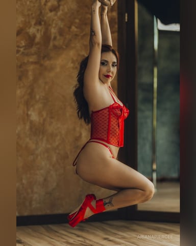 ArianaPiercee, fotografie