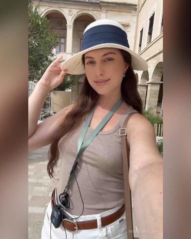 MiaEstrellas photo