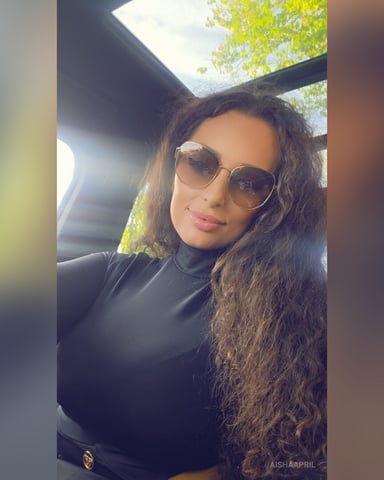 AishaApril foto