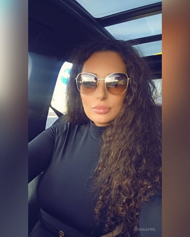 AishaApril foto