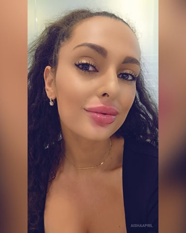AishaApril foto