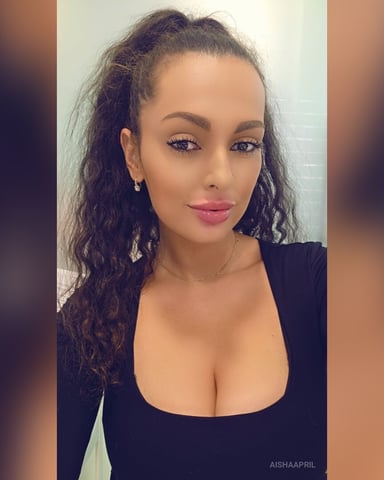 AishaApril foto