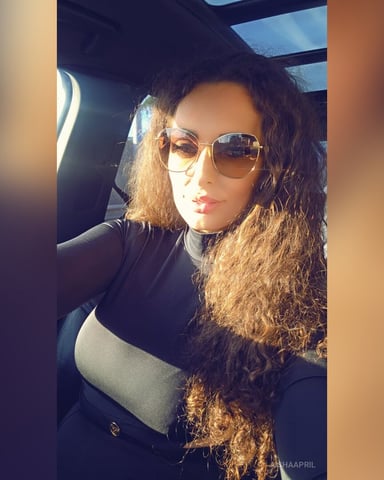 AishaApril foto