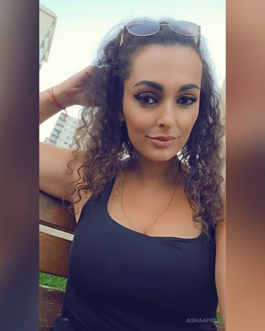 AishaApril foto